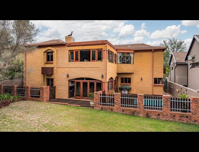 5 BEDROOM HOUSE FOR SALE IN FEATHERBROOKE ESTATE